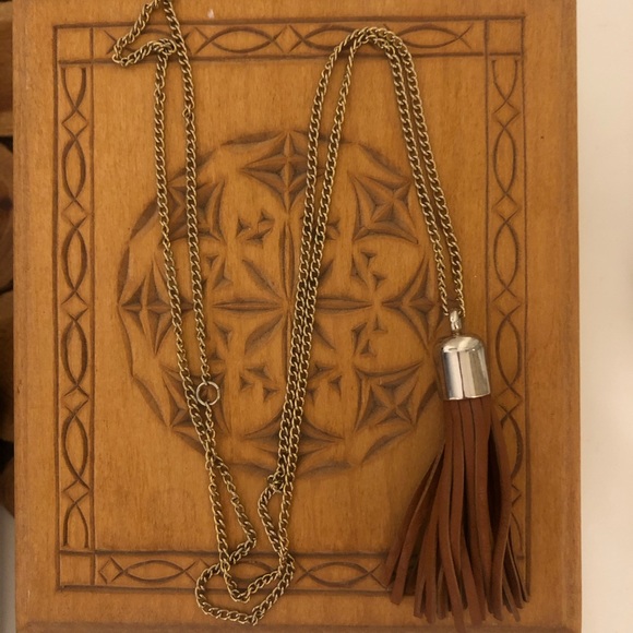 Leather pendant necklace - Picture 2 of 2